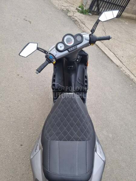 Peugeot speedfight 2