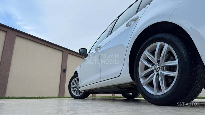 Volkswagen Golf 7 1.5 TGI/DSG/F.U.L.L