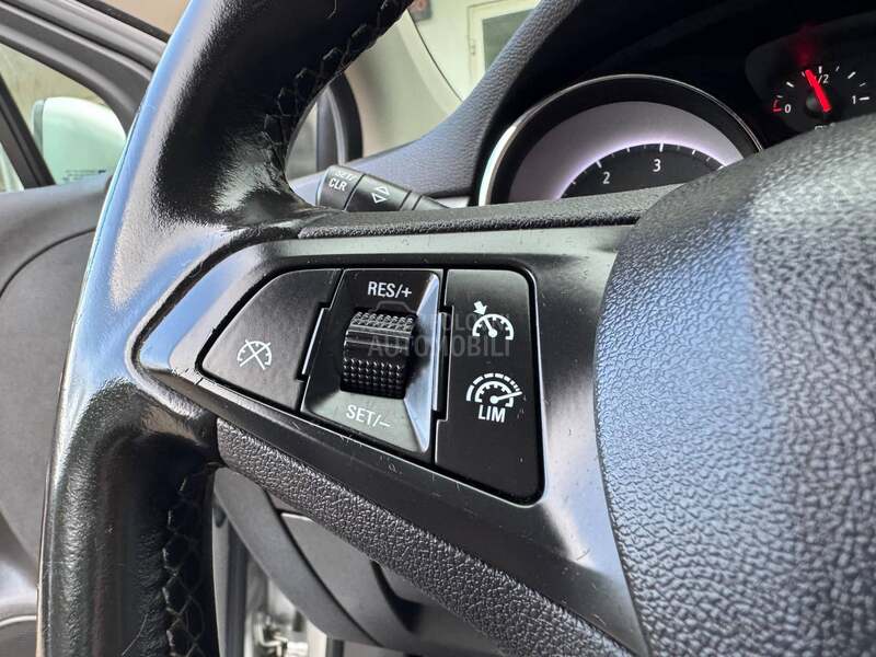 Opel Astra K LIMITED-EDITION