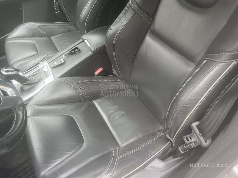 Volvo XC60 2,4 R Design