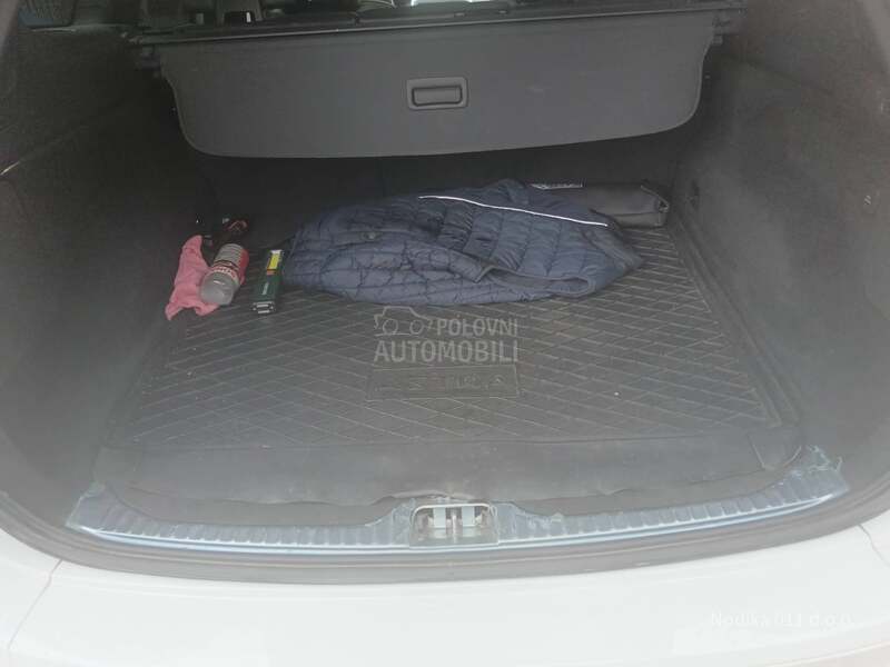 Volvo XC60 2,4 R Design