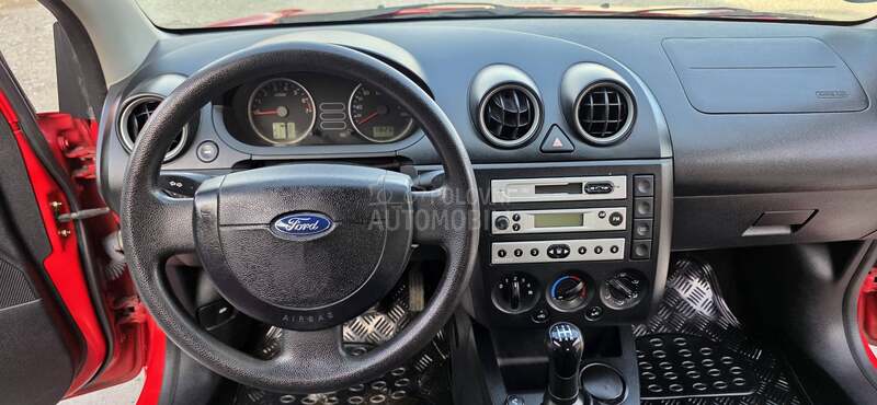 Ford Fiesta 1.3b kaonov
