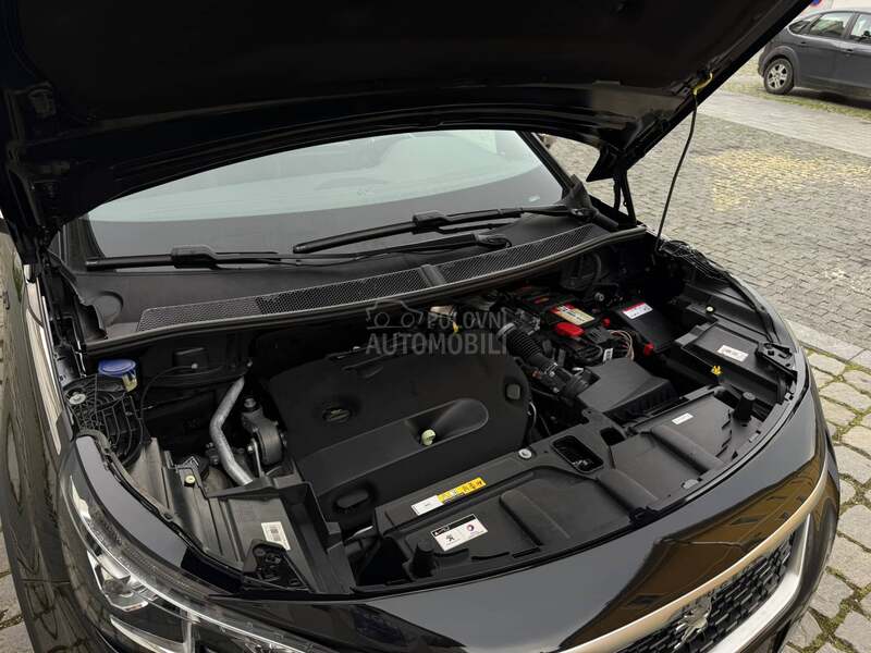 Peugeot 5008 GT 2.0 aut/pano/7sed