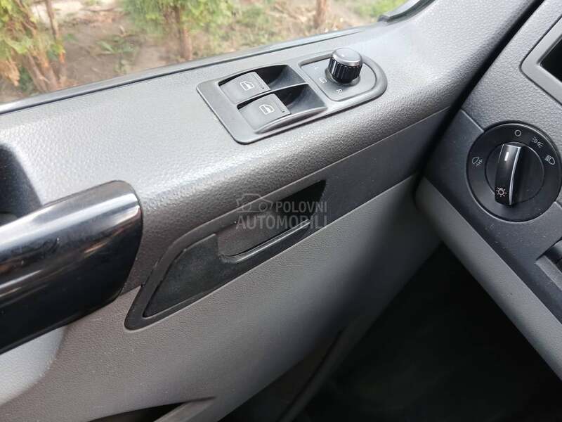 Volkswagen Transporter T5 1.9 TDI