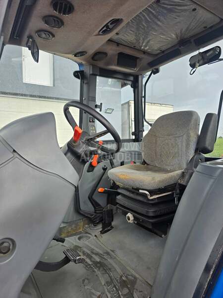 New Holland TL100A