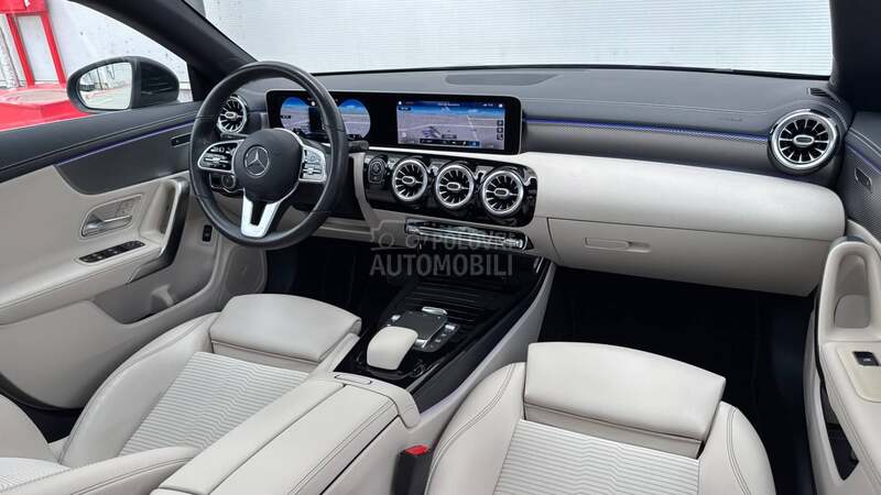 Mercedes Benz CLA 180 Pano/Distronic/LED