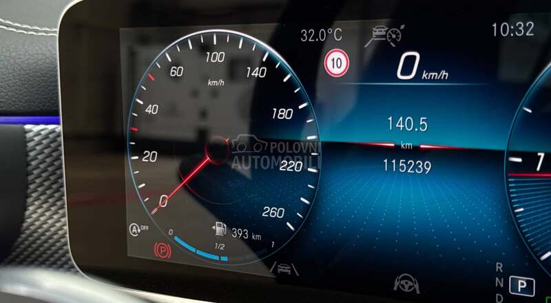Mercedes Benz CLA 180 Pano/Distronic/LED