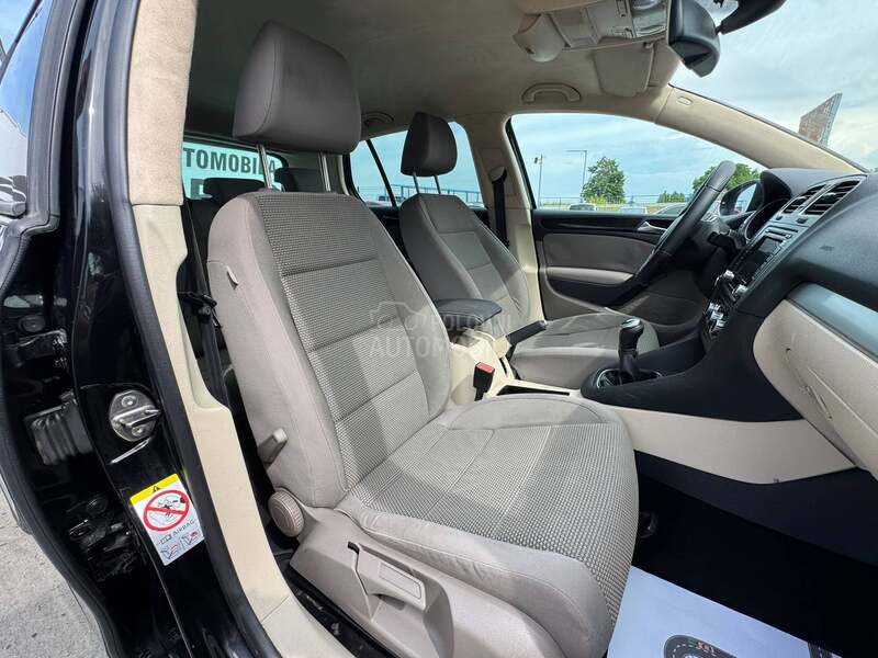 Volkswagen Golf 6 XEN / LED / 1.6 77