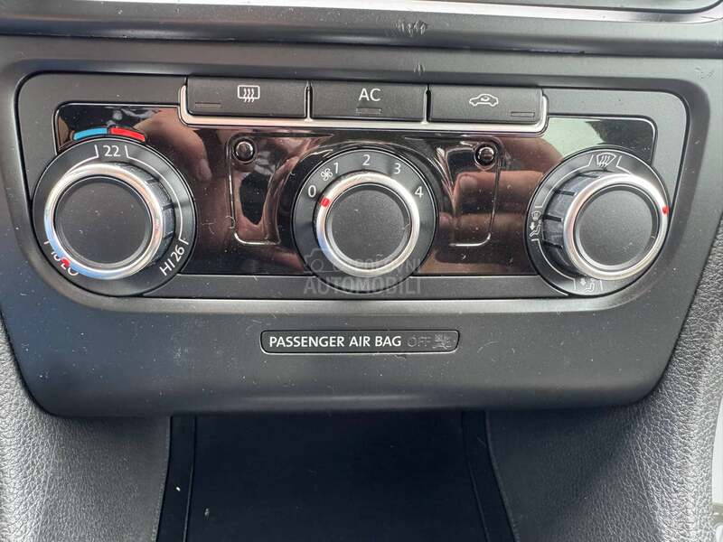Volkswagen Golf 6 XEN / LED / 1.6 77