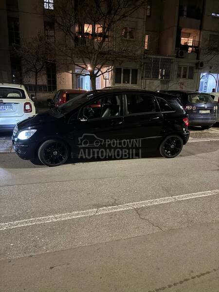 Mercedes Benz B 200 