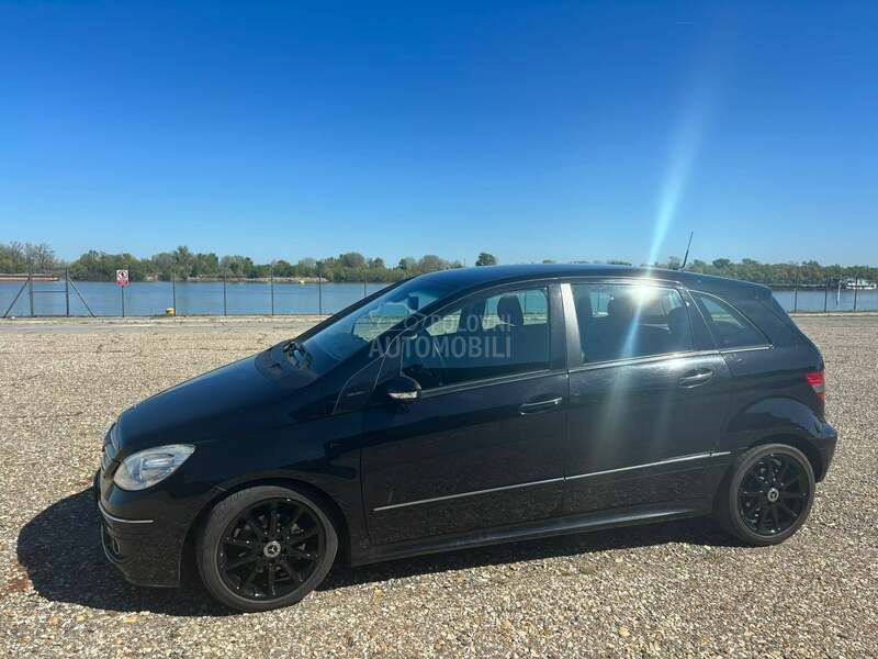 Mercedes Benz B 200 