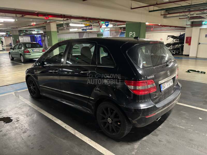 Mercedes Benz B 200 