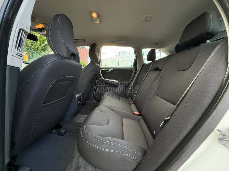 Volvo XC60 2.0 D4/NAV/LED