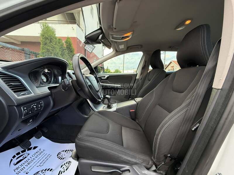 Volvo XC60 2.0 D4/NAV/LED