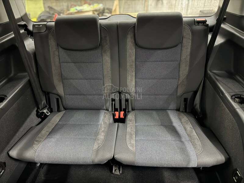 Volkswagen Touran 1.2 TSI STYLE/7 SED