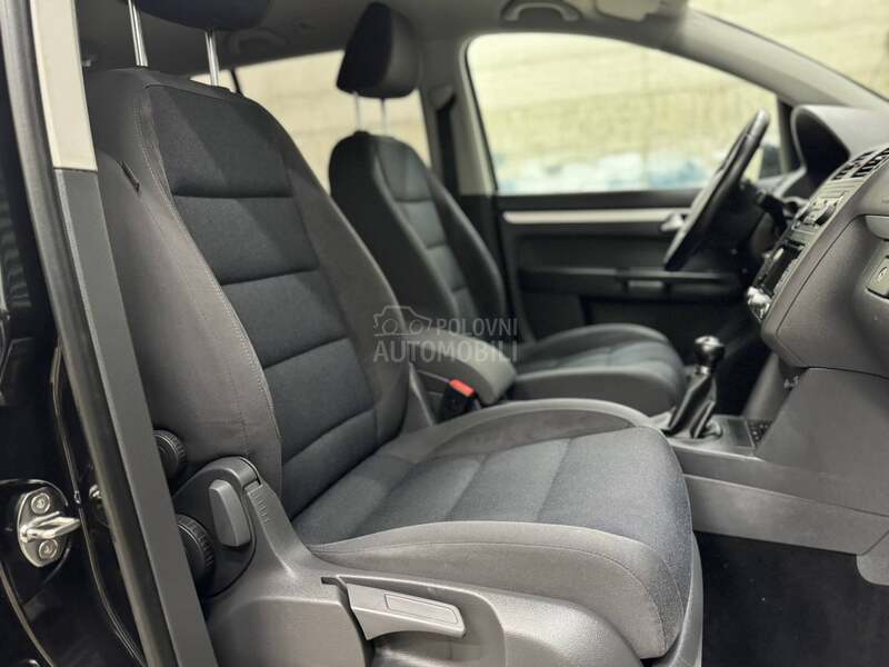 Volkswagen Touran 1.2 TSI STYLE/7 SED
