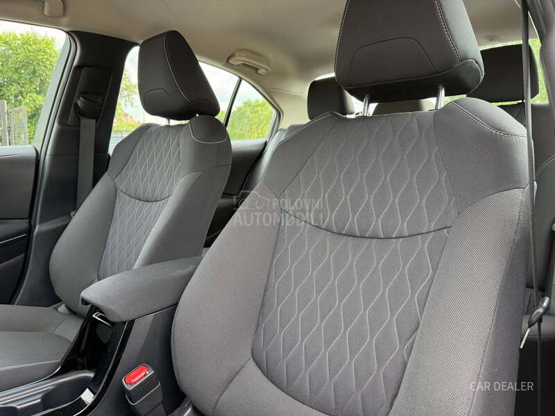 Toyota Corolla 1.5b/Luna/nav/kam