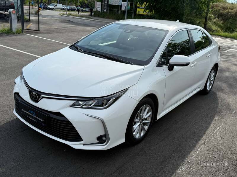 Toyota Corolla 1.5b/Luna/nav/kam