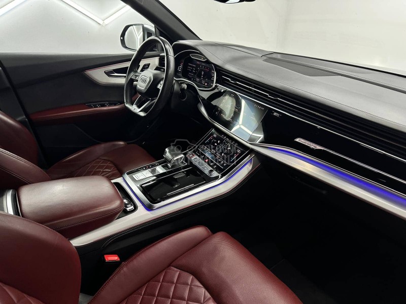 Audi SQ8 Mild Hibrid/PANO/360