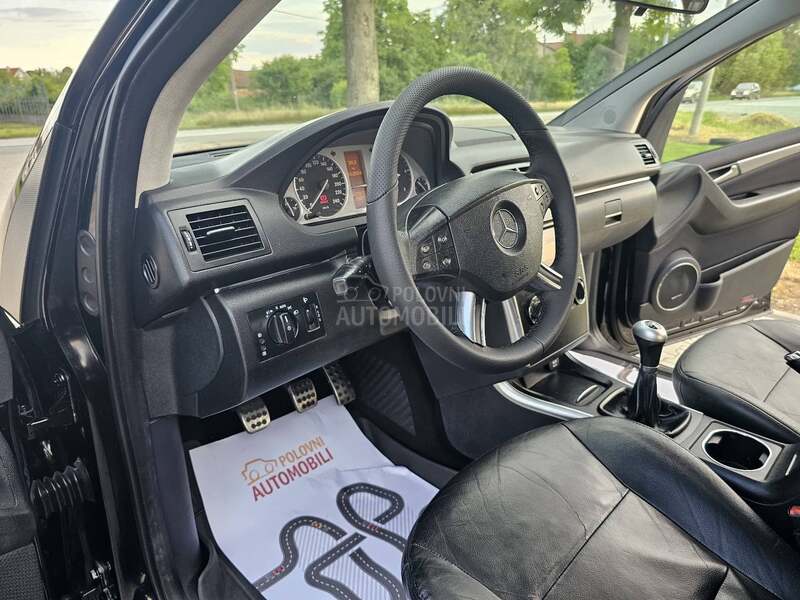 Mercedes Benz B 200 N.A.V.I