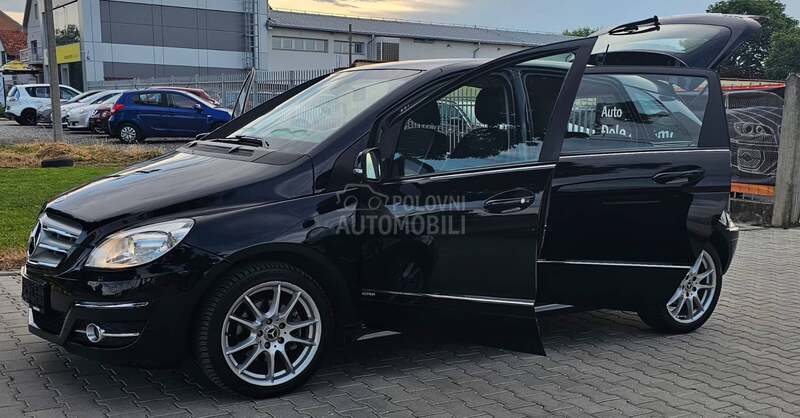 Mercedes Benz B 200 N.A.V.I