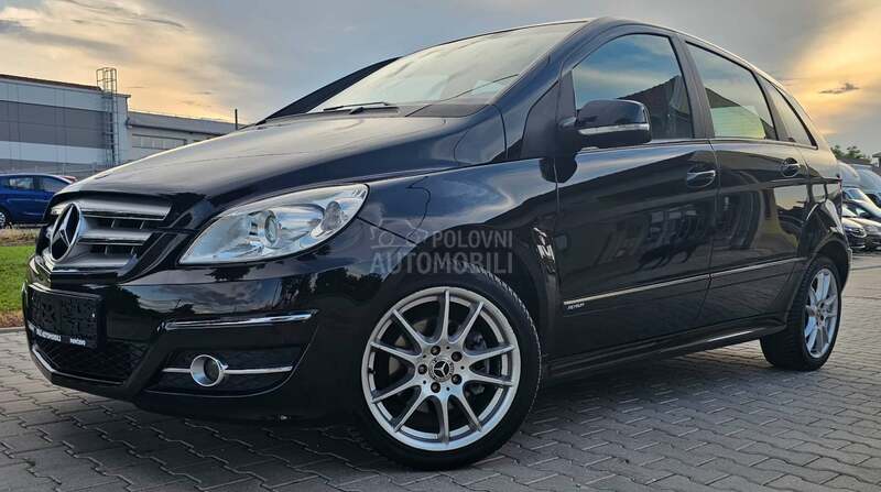 Mercedes Benz B 200 N.A.V.I