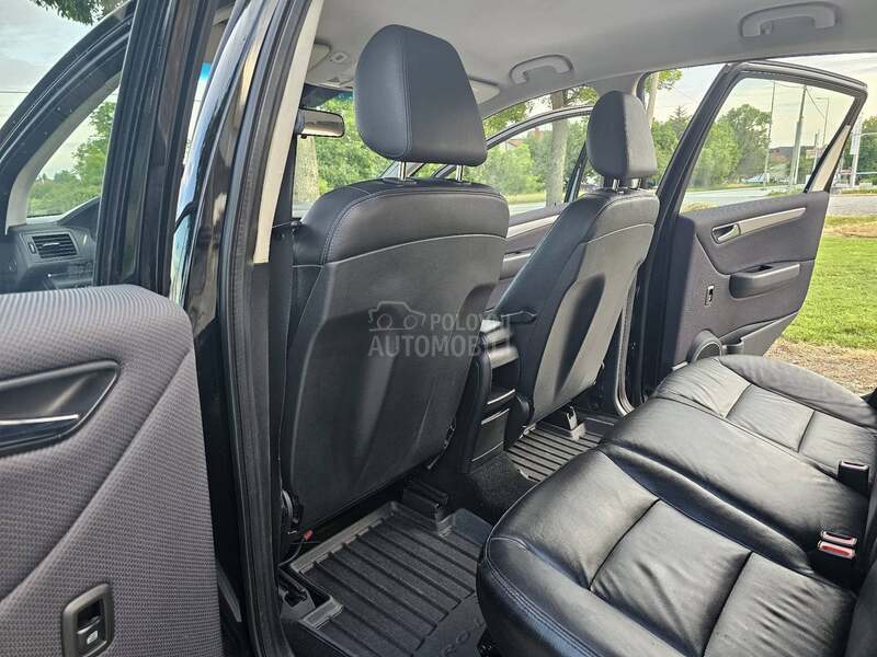 Mercedes Benz B 200 N.A.V.I