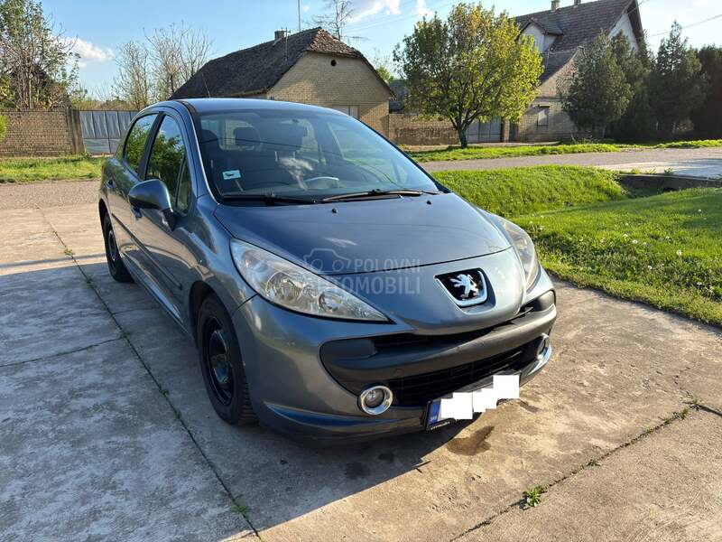 Peugeot 207 1.4i 16v 4/4 GUME