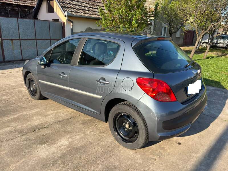 Peugeot 207 1.4i 16v 4/4 GUME