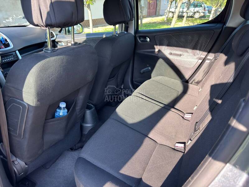 Peugeot 207 1.4i 16v 4/4 GUME