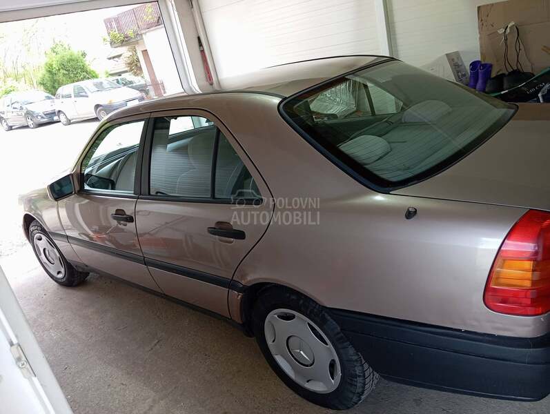 Mercedes Benz C 180 