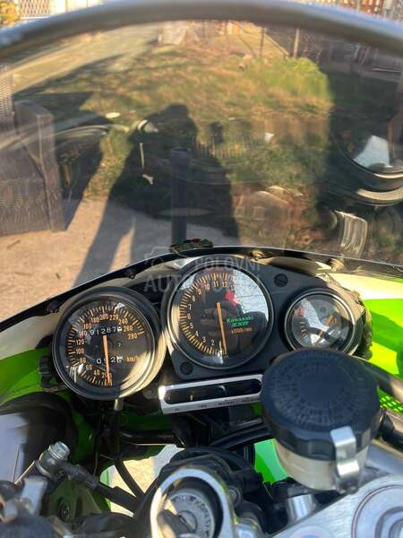 Kawasaki zxr 750