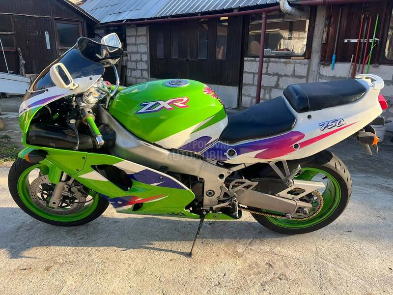 Kawasaki zxr 750