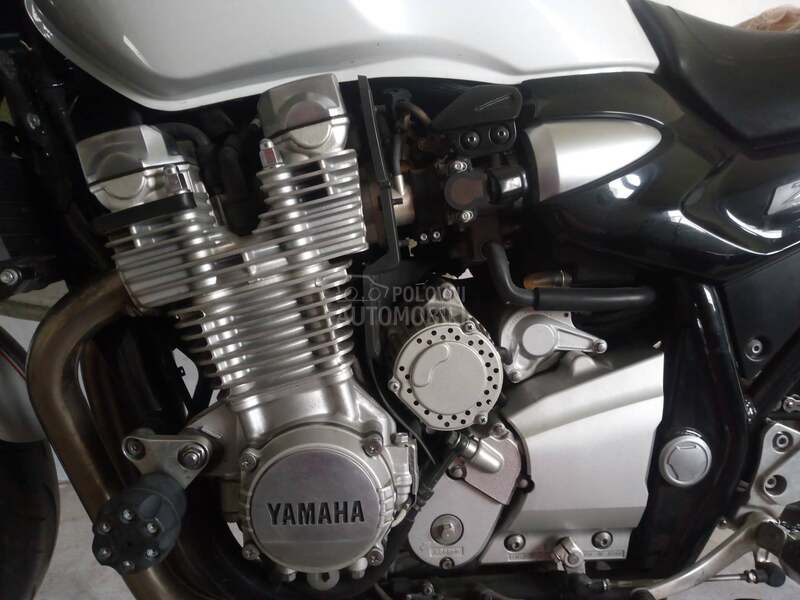 Yamaha XJR 1300