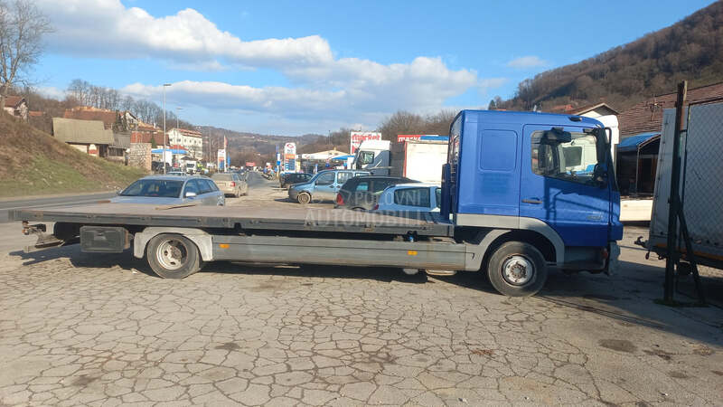 Mercedes Benz 822