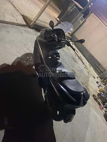 Piaggio x10