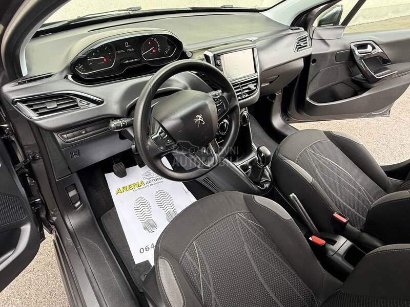 Peugeot 208 1.2 / Activ