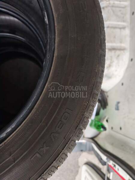 Nokian 235/55 R17 Zimska