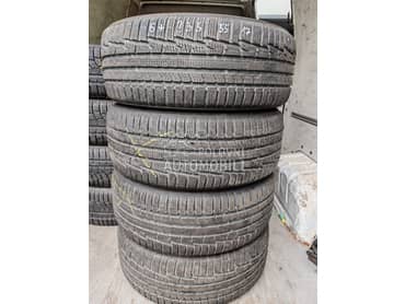 Nokian 235/55 R17 Zimska