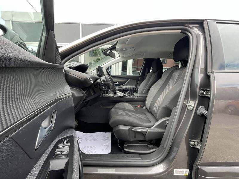 Peugeot 3008 1.2 B Autom
