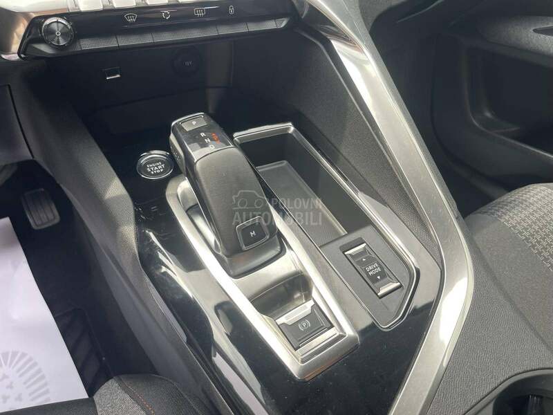 Peugeot 3008 1.2 B Autom