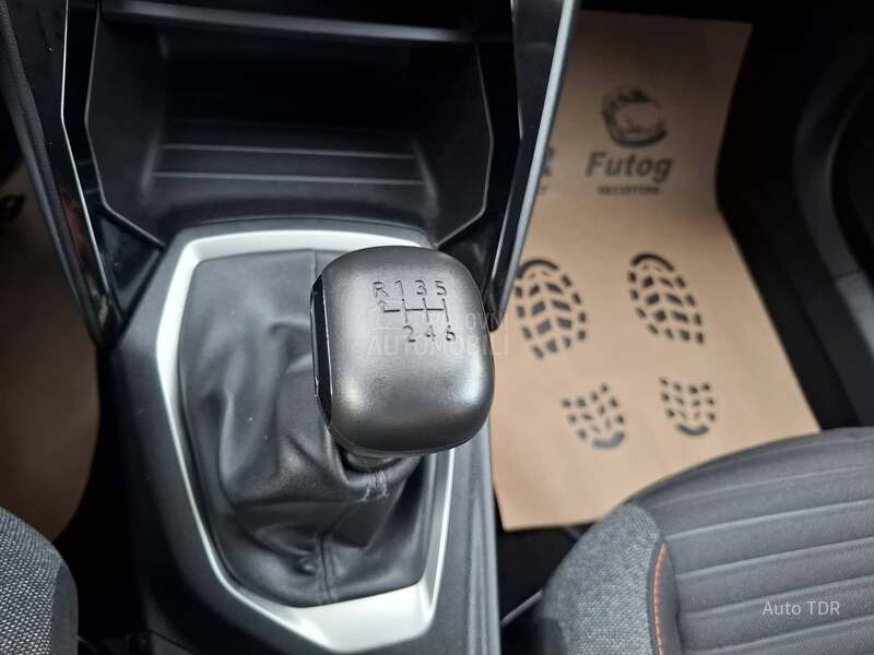 Peugeot 2008 1.5 HDI NOV NOV
