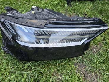 desni far matrix za Audi Q4 e-tron