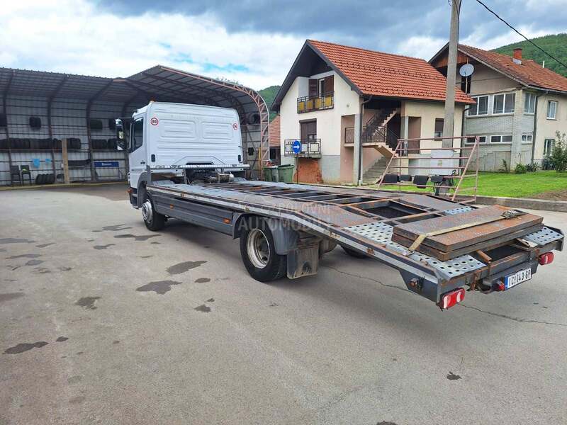 Mercedes Benz 1318L