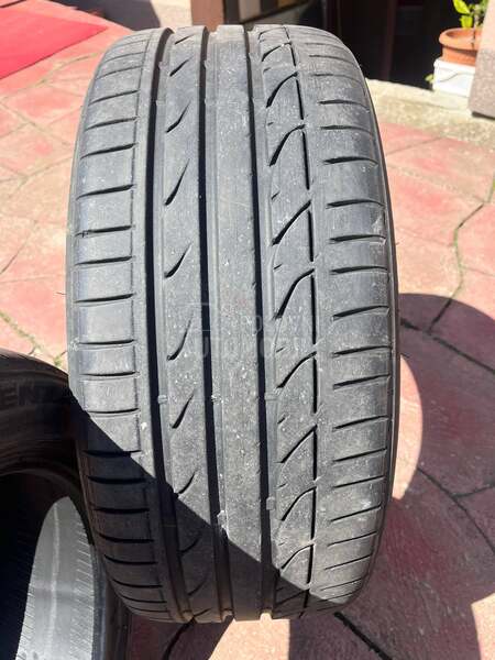Bridgestone 235/40 R19 Letnja