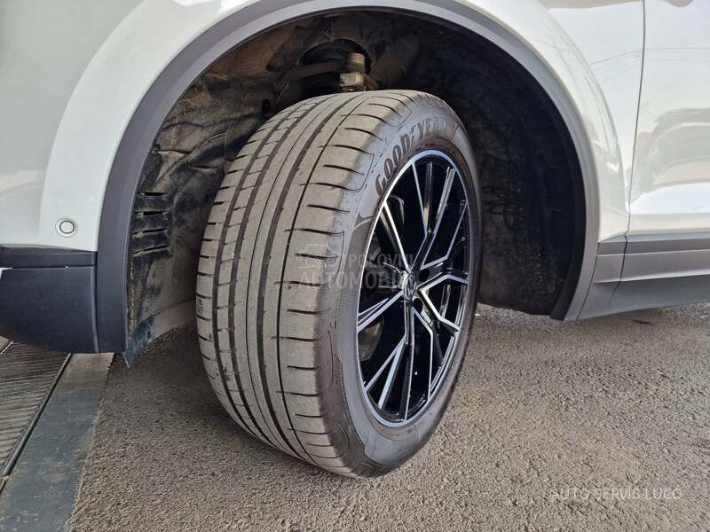 Volkswagen Touareg 3.0 TDI 4X4