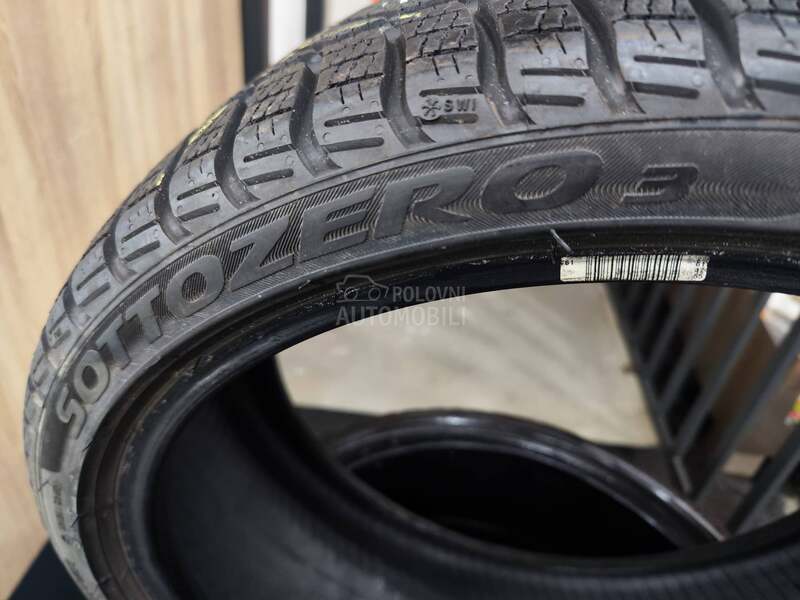Pirelli 235/35 R19 Zimska