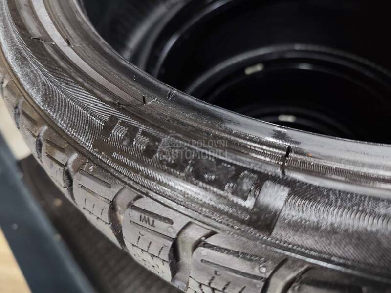 Pirelli 235/35 R19 Zimska