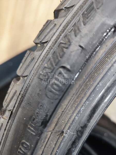Pirelli 235/35 R19 Zimska