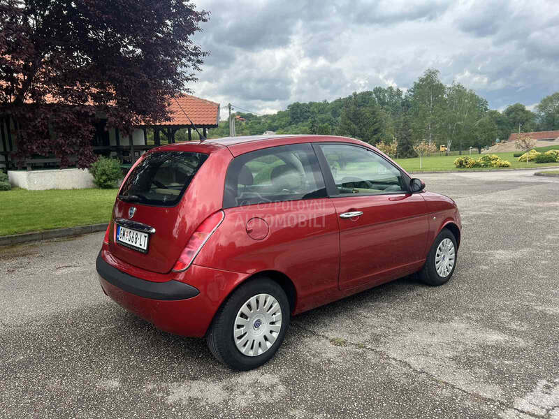 Lancia Ypsilon 
